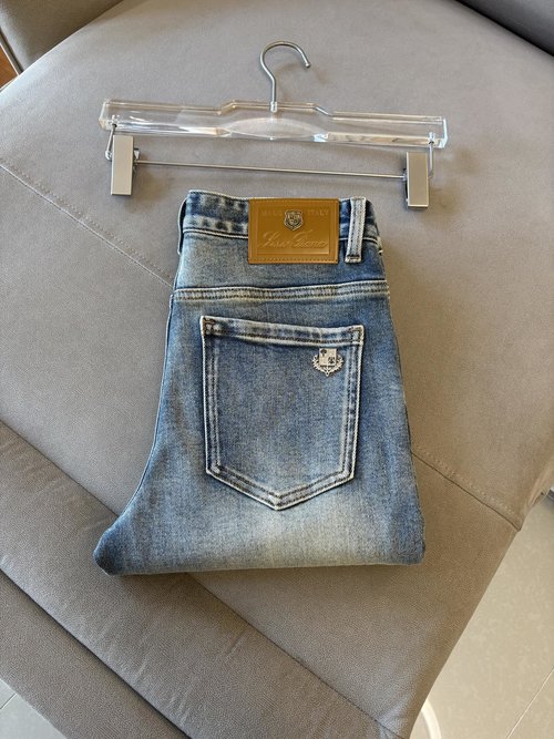 Fendi Hot-Selling Jeans with Elegant Waistplate Design