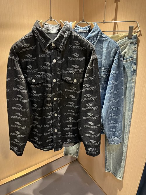 Balenciaga Unisex Denim Shirt with Pattern and Comfortable Fit