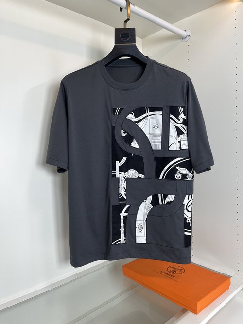 Hermes Classic Round Neck T-Shirt with Embroidered Details