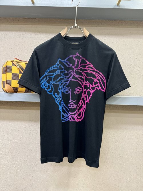 Versace Luxurious Fashionable Short Sleeve Tee