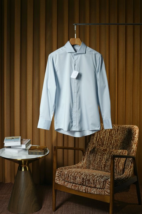 Brunello Cucinelli Stylish and Versatile Cotton Windsor Collar Shirt