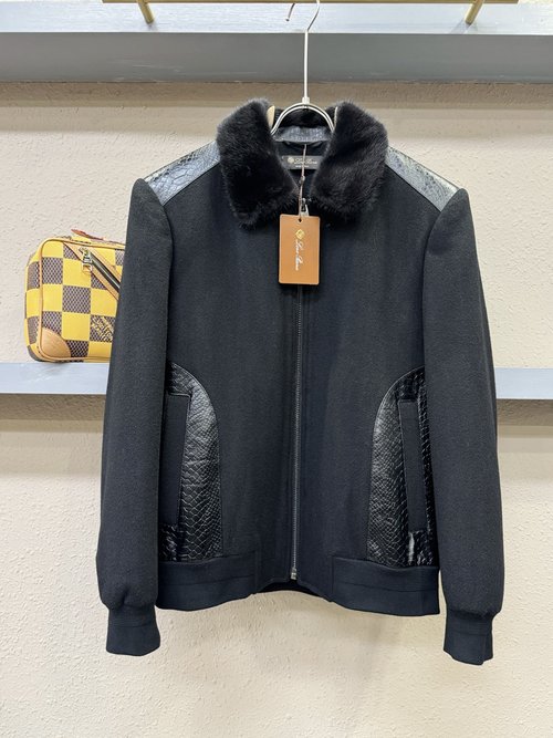 Loro Piana New Elegant Cashmere Coat with Mink Collar