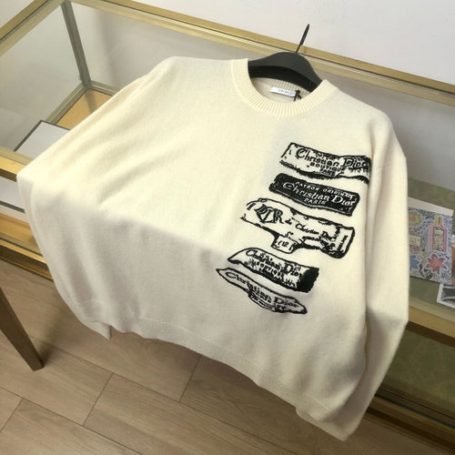 Dior Classic Knitwear Suitable for All Occasions