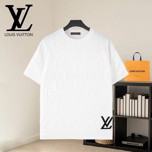 Louis Vuitton Cotton T - shirt with Jacquard Logo for Various Occasions