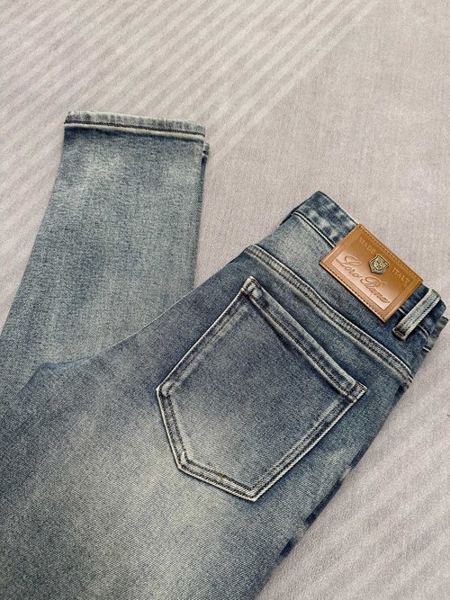Loro Piana Soft Comfortable Straight-Leg Jeans