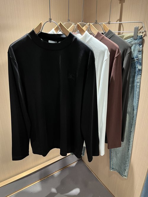 Burberry Luxurious and Comfortable Long - Sleeve Base Layer