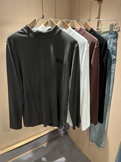 Burberry Luxurious and Comfortable Long - Sleeve Base Layer