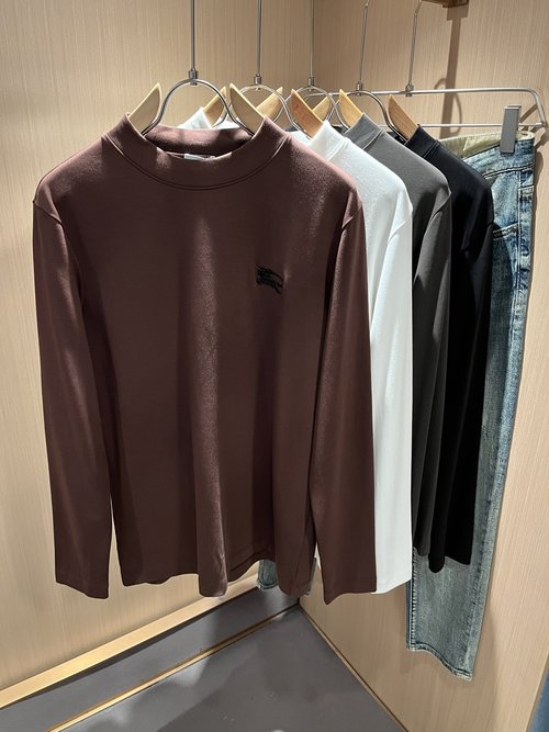 Burberry Luxurious and Comfortable Long - Sleeve Base Layer