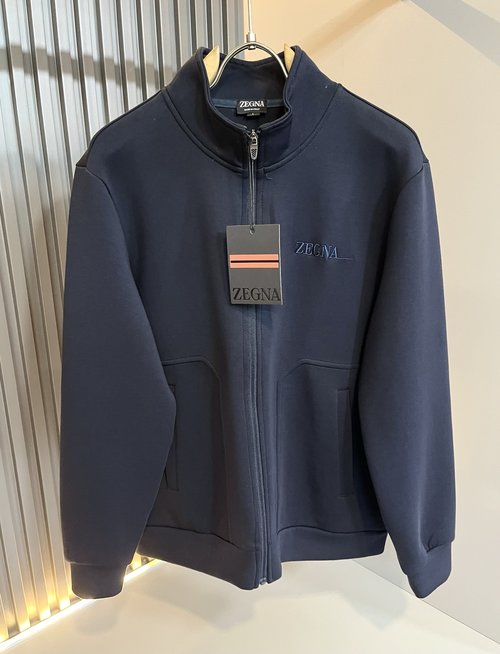 Zegna Warm and Stylish Suit with Logo Embroidery