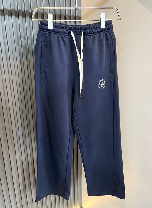 Moncler Stylish Casual Suit Made of Premium Cotton Fabric