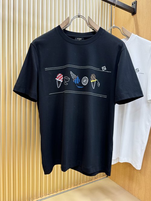 Fendi Elegant Runway - Patterned Casual Tee Shirt
