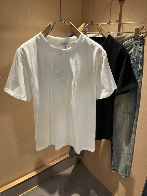Burberry Short-Sleeve T-Shirt with Stylish Logo Embroidery