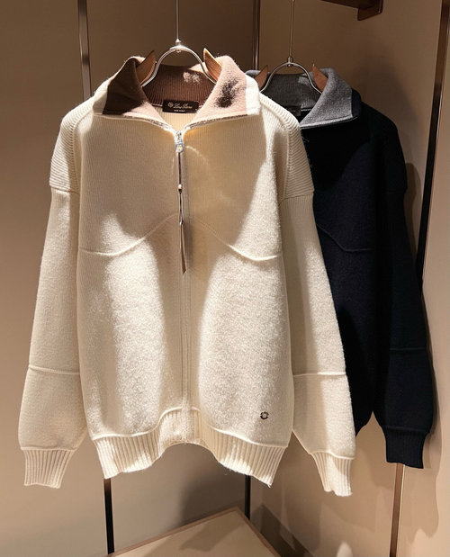 Loro Piana Comfortable Knitted Wool Sweater with Logo