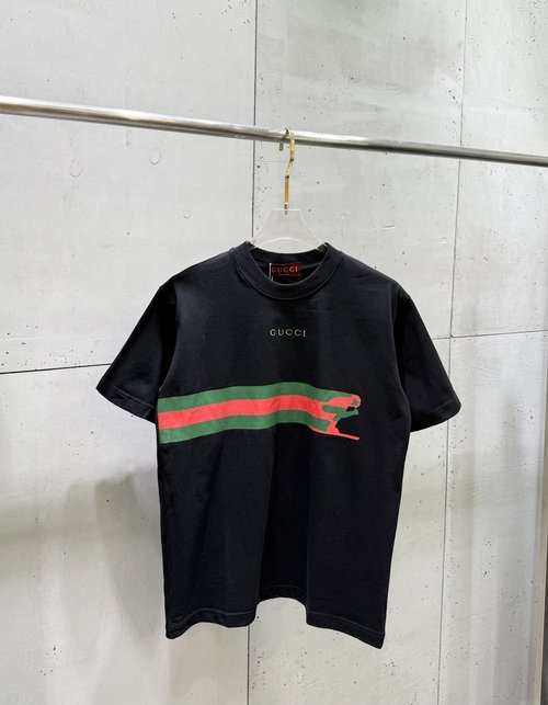 Gucci Short-sleeve T-shirt with Red and Green Stripe Print