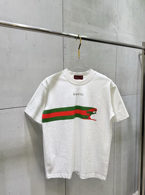 Gucci Short-sleeve T-shirt with Red and Green Stripe Print