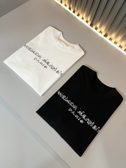Maison Margiela Classic All-Cotton Short-Sleeve T-Shirt with Logo Design