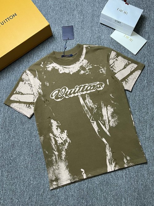 Louis Vuitton Short-Sleeved T-Shirt in Green and Blue