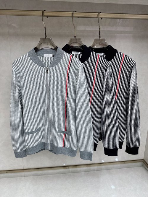 Thom Browne New Casual Zipper Sweater Crafted from Soft Imported Fabric