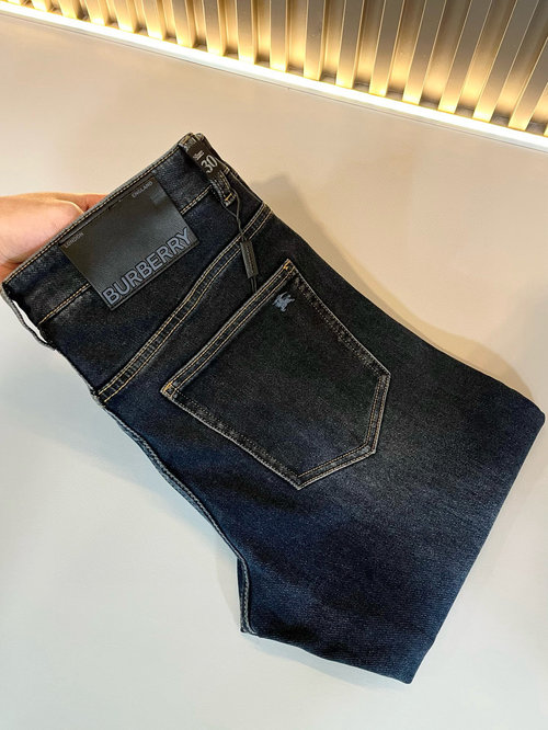 Burberry Classic and Stylish Jeans with Logo Decoration