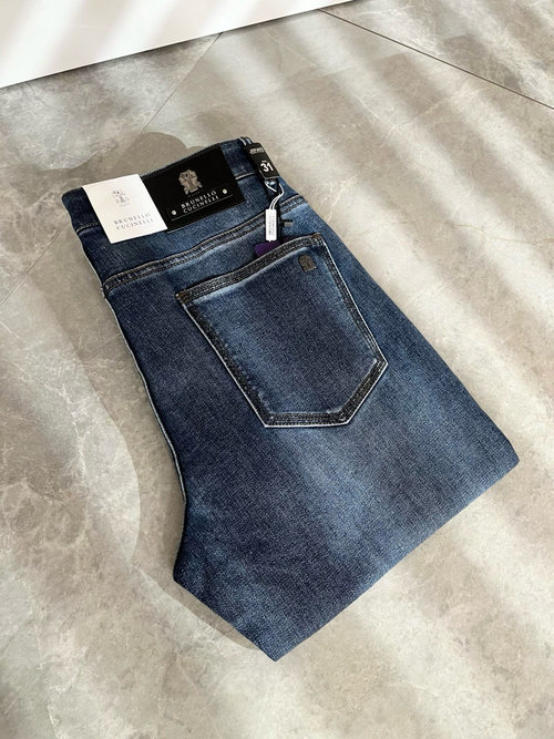 Loewe High - end Jeans with Premium Details and Versatile Style