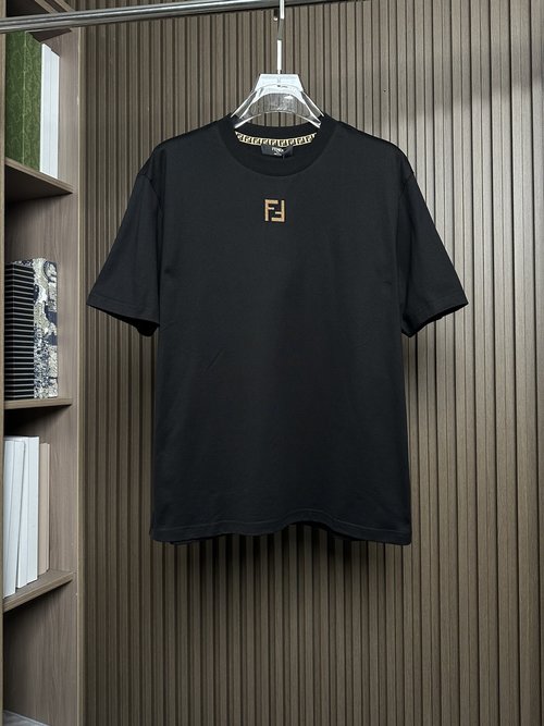 Fendi Black Round Neck Short Sleeve T-Shirt with Peruvian Pima Cotton