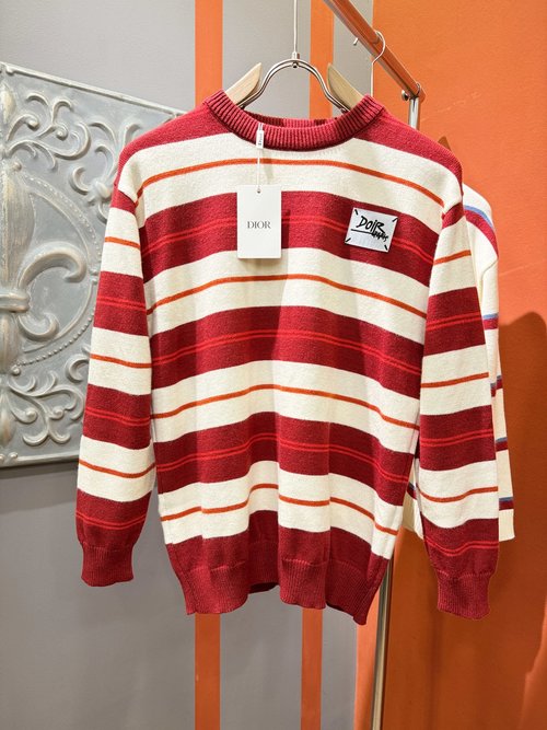 Dior Stylish Knitted Sweater for Festive Moments