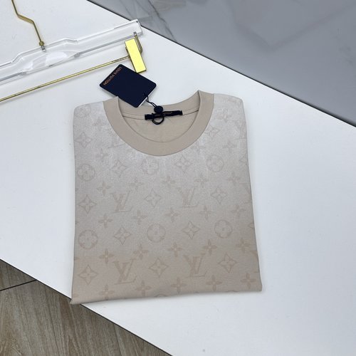 Louis Vuitton Custom Gradient Logo Printed Short Sleeve T-Shirt