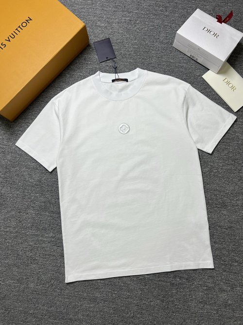 Louis Vuitton High-Quality Short-Sleeved T-Shirt in Black and White