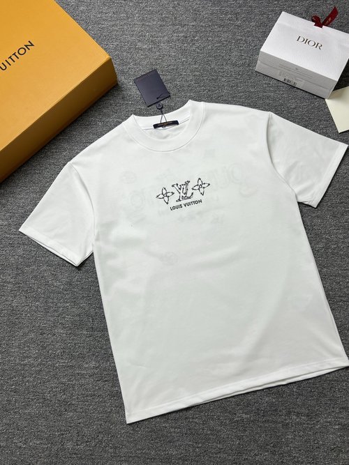 Louis Vuitton High-Quality Short-Sleeved T-Shirt in Black and White