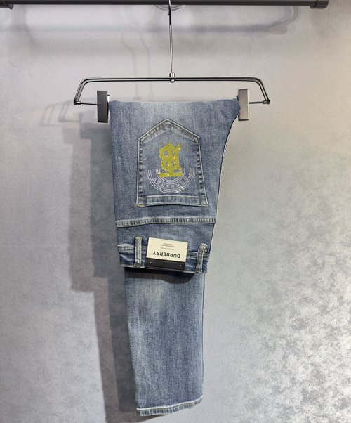 Burberry Luxurious Comfort Straight-Leg Denim Jeans