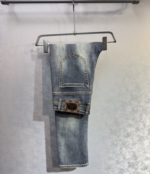 Louis Vuitton Comfortable Straight-Leg Jeans Made from Turkish Cotton