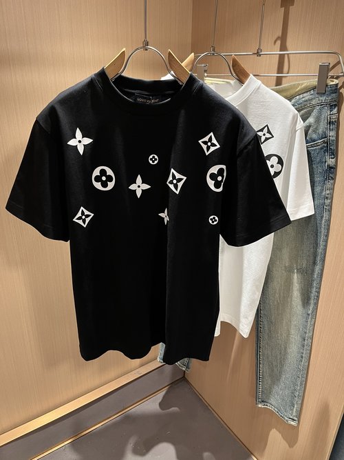 Louis Vuitton Trendy T-Shirt with Logo Print, Crafted from Premium Cotton