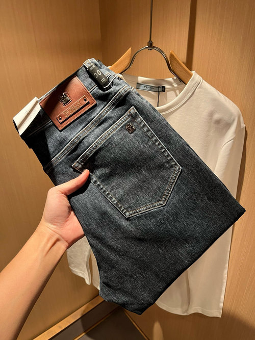 Loewe Premium Jeans with Luxury Details and Logo