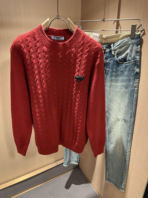 Prada Classic and Fashionable Knitted Wool Sweater