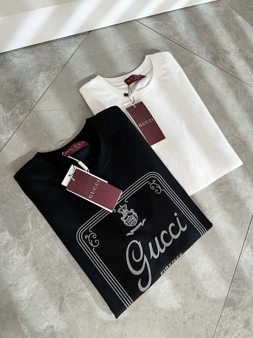 Gucci Cotton Round Neck Short Sleeve T-Shirt with Logo Print