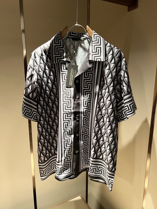 Versace Exquisite Printed Silk Pajama Set with a Luxury Look