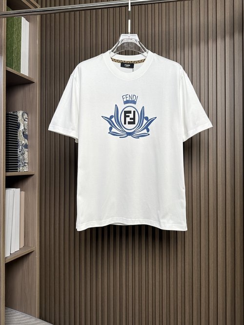 Fendi White Round Neck Short Sleeve T-Shirt Made of Fine Cotton