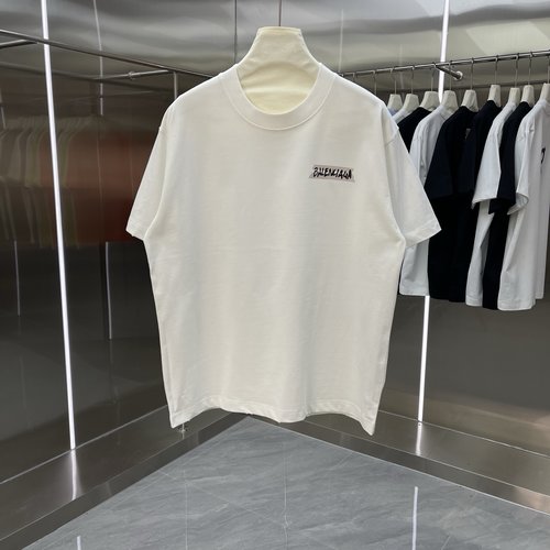 Balenciaga Ripped Round Neck Short Sleeve Tee with Printing Process