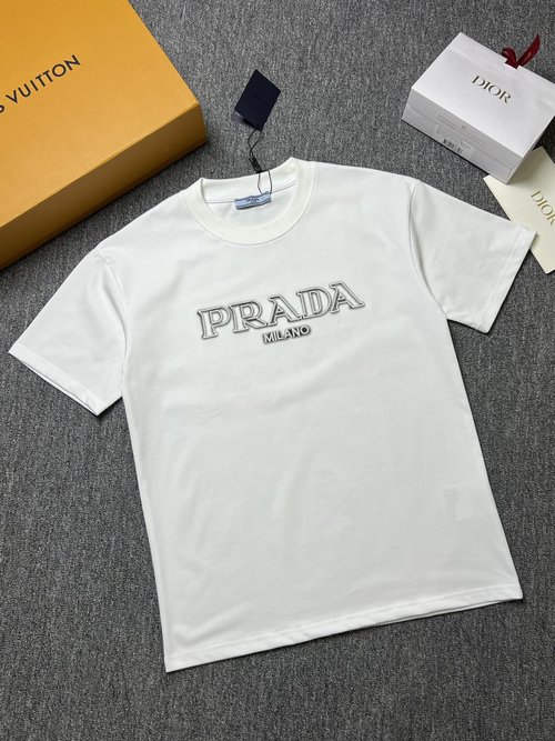 Prada Black and White Short-sleeved T-shirt