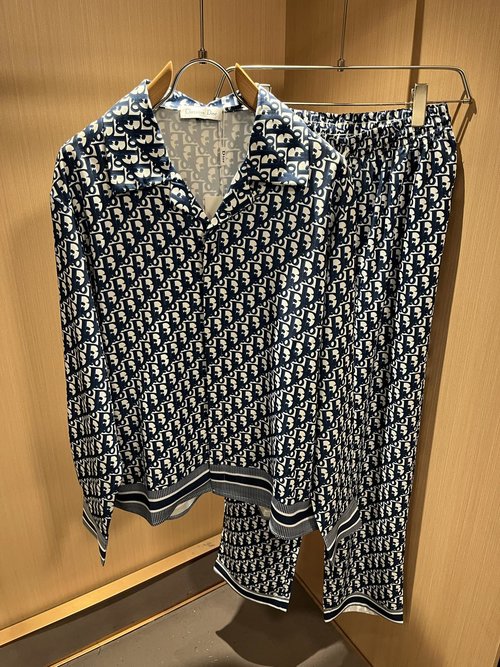 Dior Luxury Silk Sleepwear Set Suitable for All Occasions