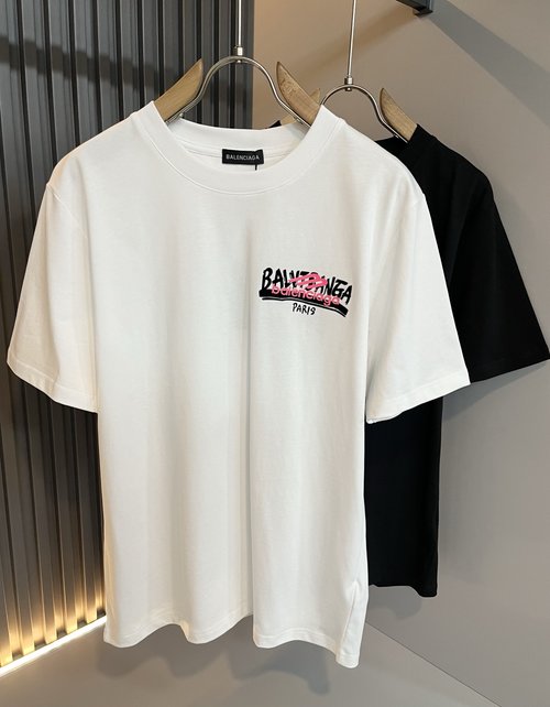 Balenciaga Stylish T-Shirt with Unique Press-Glue Design