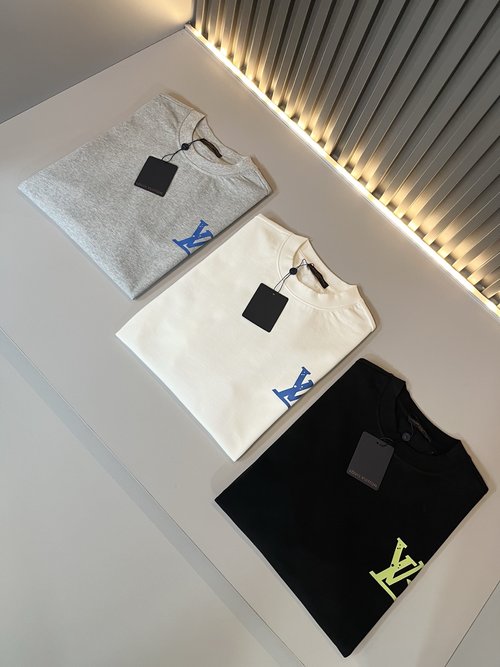 Louis Vuitton Stylish Cotton Short-Sleeve T-Shirt with Logo Print