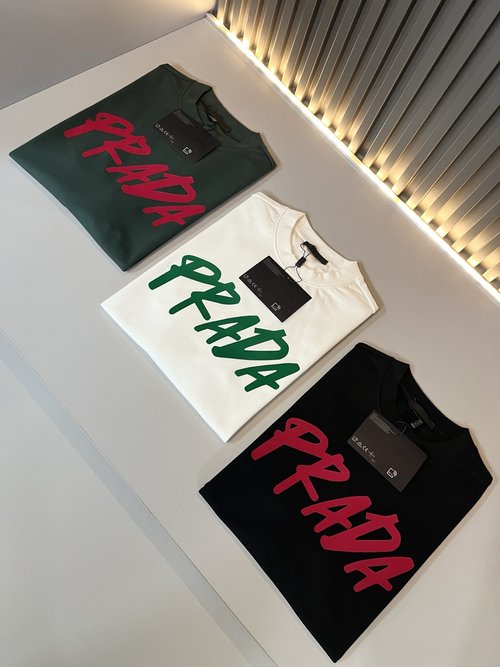 Prada Classic and Stylish All-Cotton Short-Sleeved T-Shirt