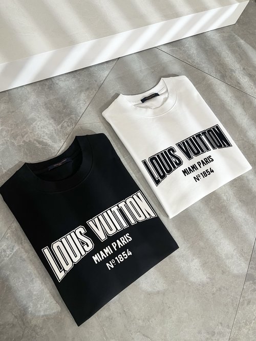 Louis Vuitton Trendy Short-Sleeve T-Shirt with Logo Decoration