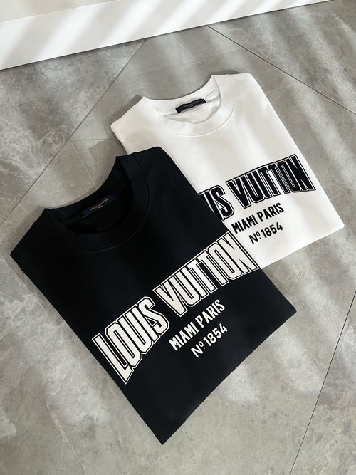 Louis Vuitton Trendy Short-Sleeve T-Shirt with Logo Decoration