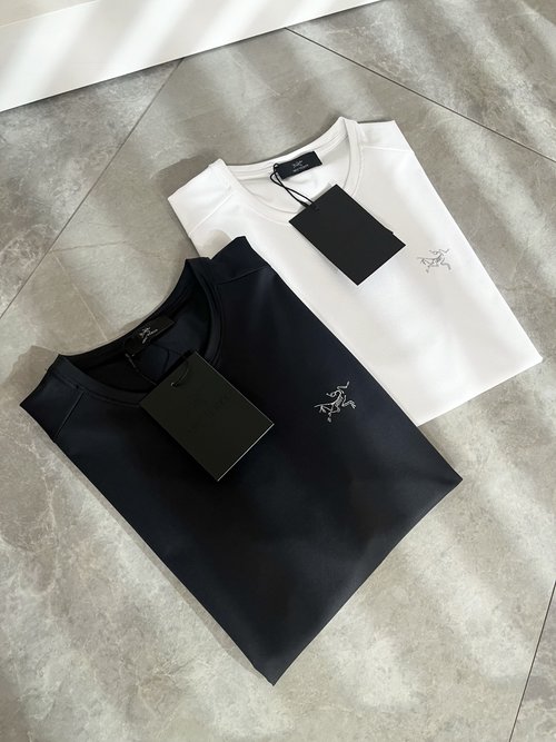 Canada Goose Elastic Soft Fabric Short Sleeve T-Shirt