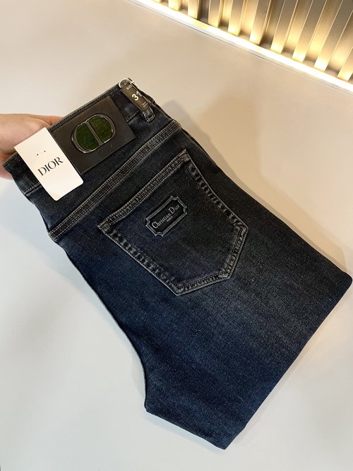 Dior Water-Washed Straight Jeans, Fashionable and Versatile
