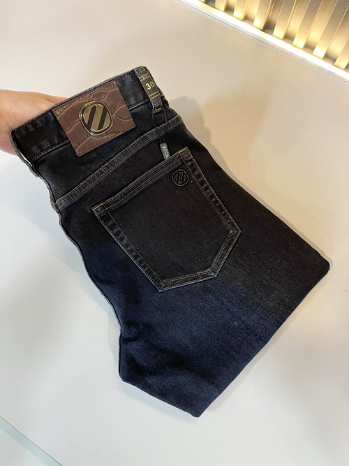 Zegna Exclusive Jeans Suitable for Business and Casual Occasions