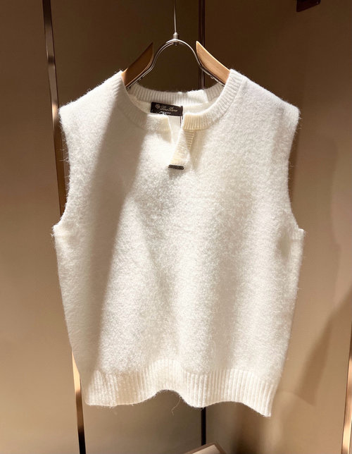Loro Piana Slim-Fit Knitted Vest with High-Quality Fabric and Detail