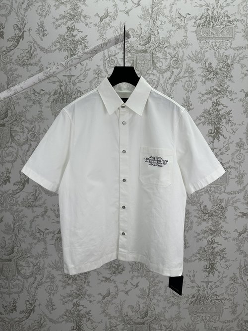 Louis Vuitton Short Sleeve Shirt with Eye-Catching Embroidery